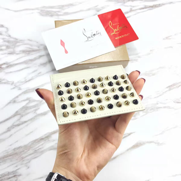 2016年春夏モデル入荷です クリスチャン ルブタン コピー Christian Louboutin*Kios Spikes カードケース Ivory